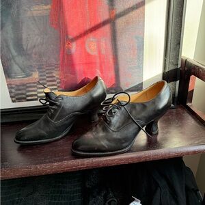 Elegant Black Vintage Look Oxfords